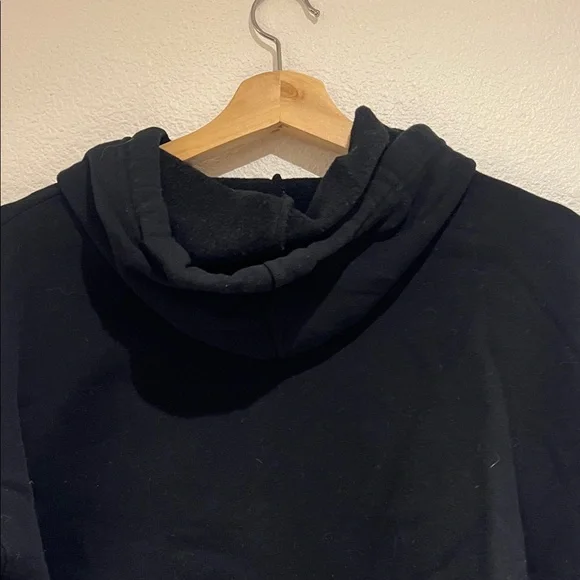 Fleo Black Cropped Hoodie - Picture 8 of 8